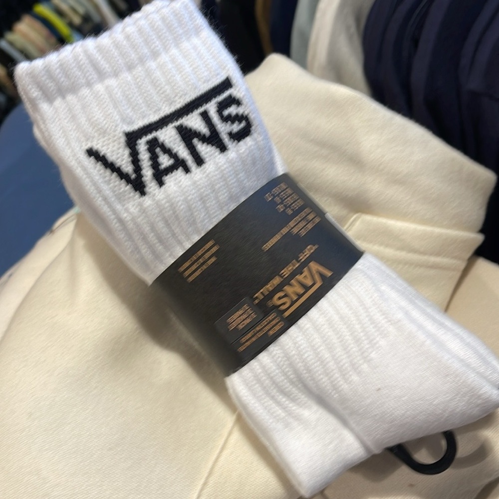 Vans Socks 3 pairs set CREW VANS.
"OFF THE WALL" White/Black
NWT